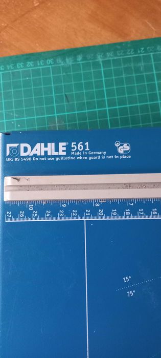 Guilhotina Dahle 561, cor Azul