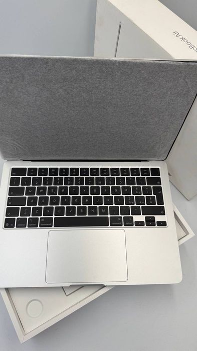 Apple MacBook Air 13“ M4 16/256GB Silver (MW0W3) 2025