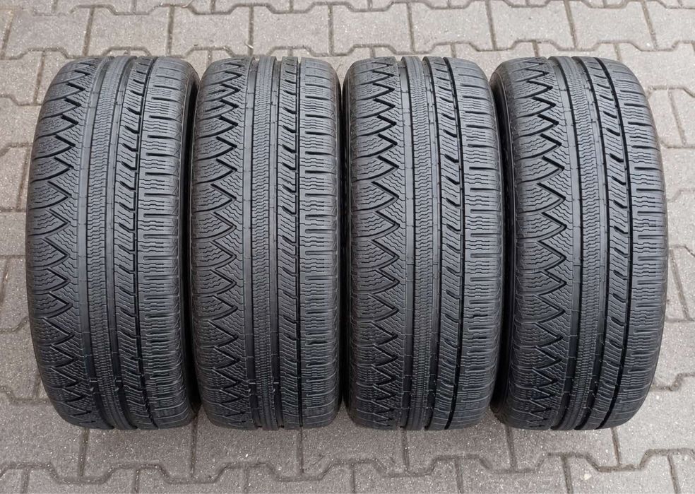 Шини зима 235/55 R17 Michelin резина комплект