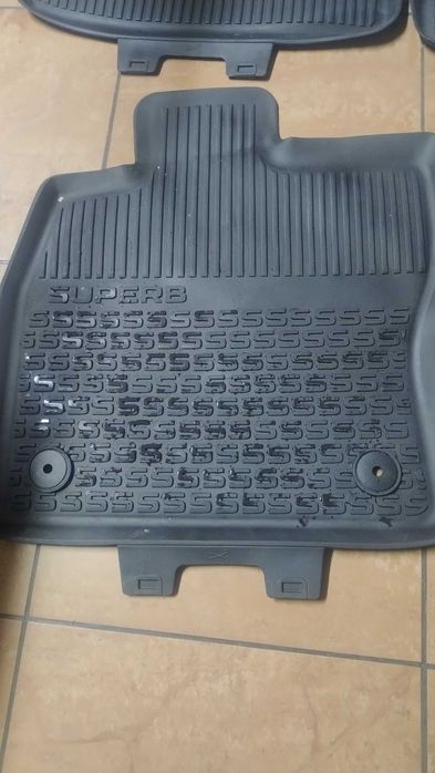 Dywaniki gumowe skoda  Octavia 3