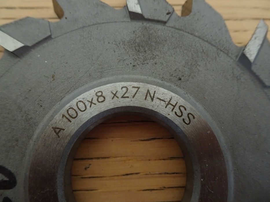 Frez tarczowy trzystronny hss 100 mm 100/8,0/27 z 16 (232)