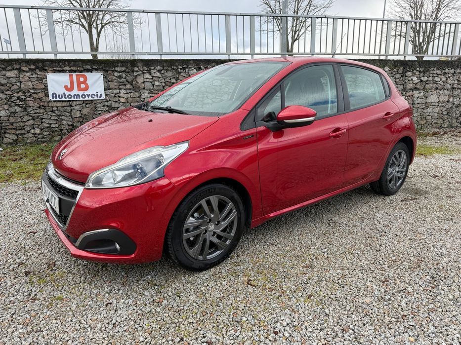 Peugeot 208 1.2 PureTech Signature