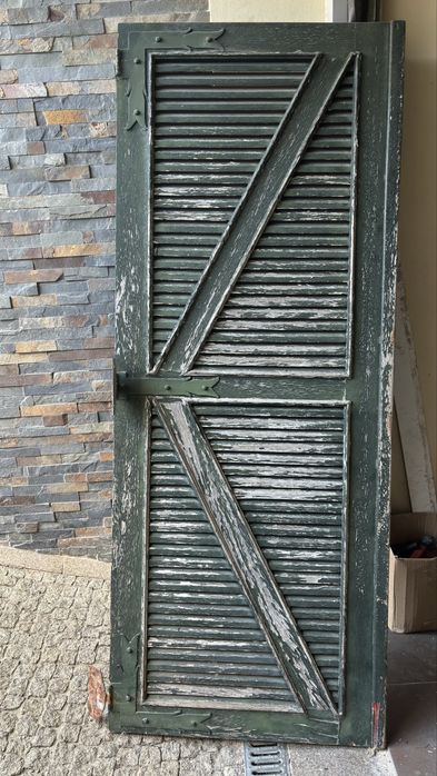 Portas e janelas em Carvalho Frances