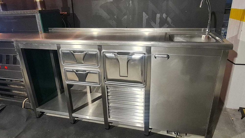 Bancada refrigerada com motor incorporado