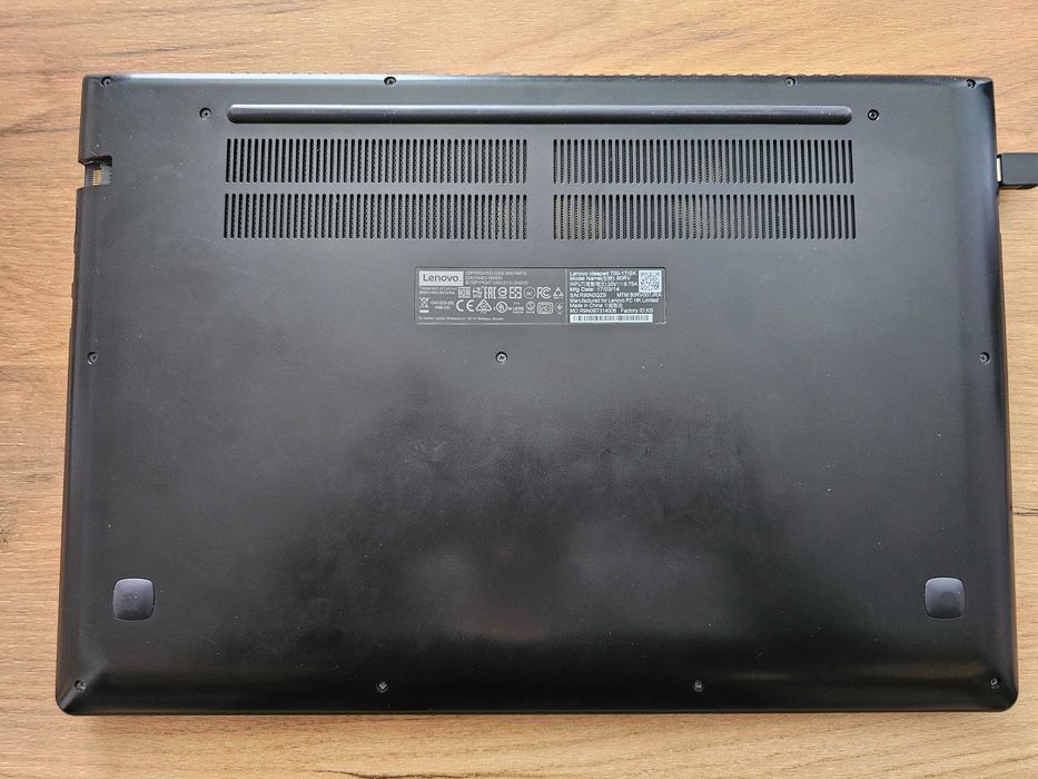 Потужний ноутбук 17.3" Lenovo Ideapad 700 17ISK (i7-6700HQ, 16GB RAM)