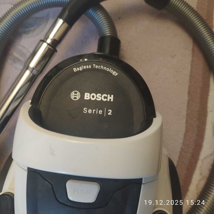 пилосос Бош 700 ват