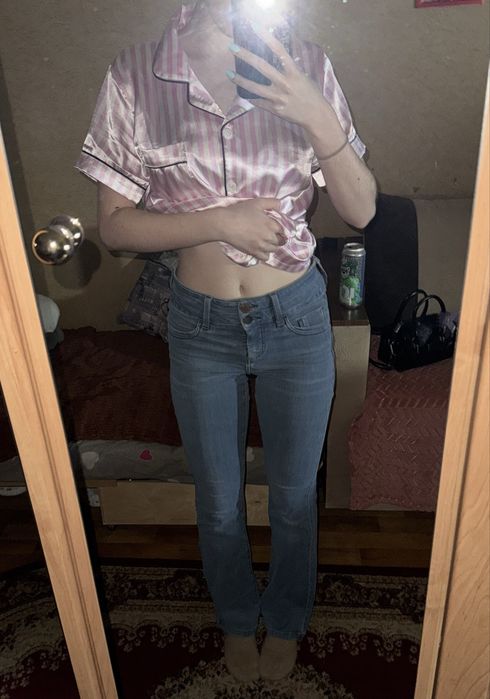 Джинсы клеш, на средней посадке