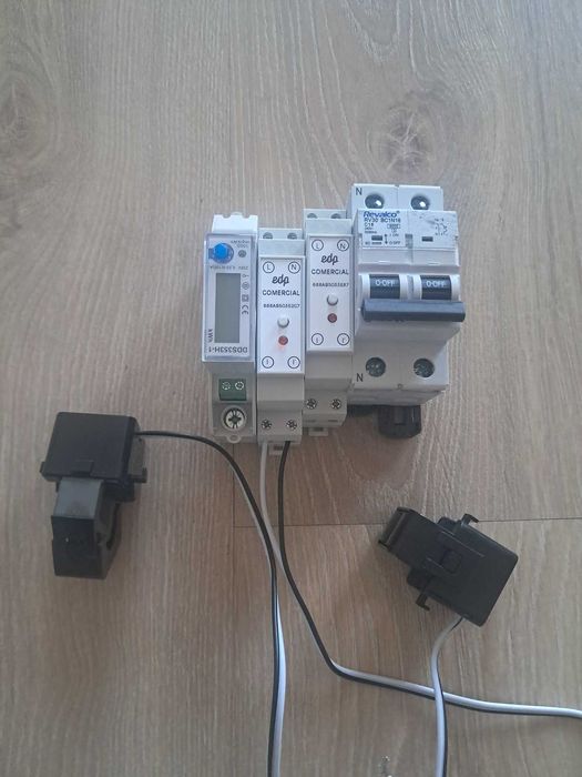 Microinversores e Box EDP Re:dy + dijuntores