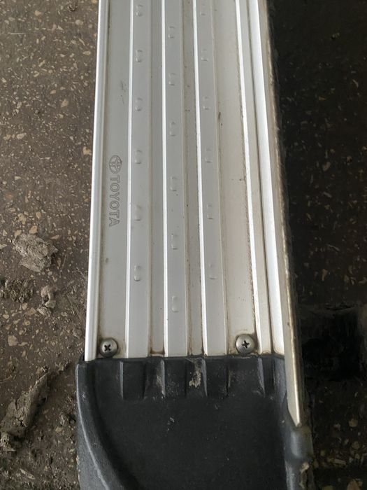 ОРИГІНАЛ підножка тойота Хайлюкс/прадо/ланд крузер з кріпленням