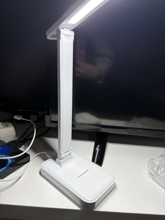 Lampka biurkowa LED SMUKEE