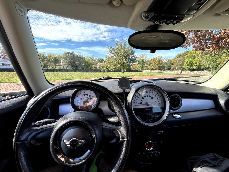 Mini Cooper One D461455745645946884