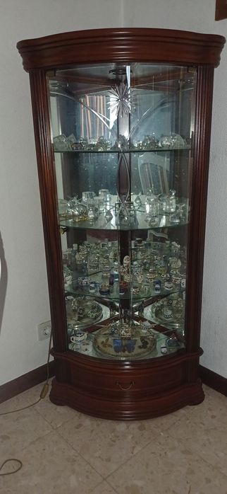 Vitrine madeira maciça iluminada