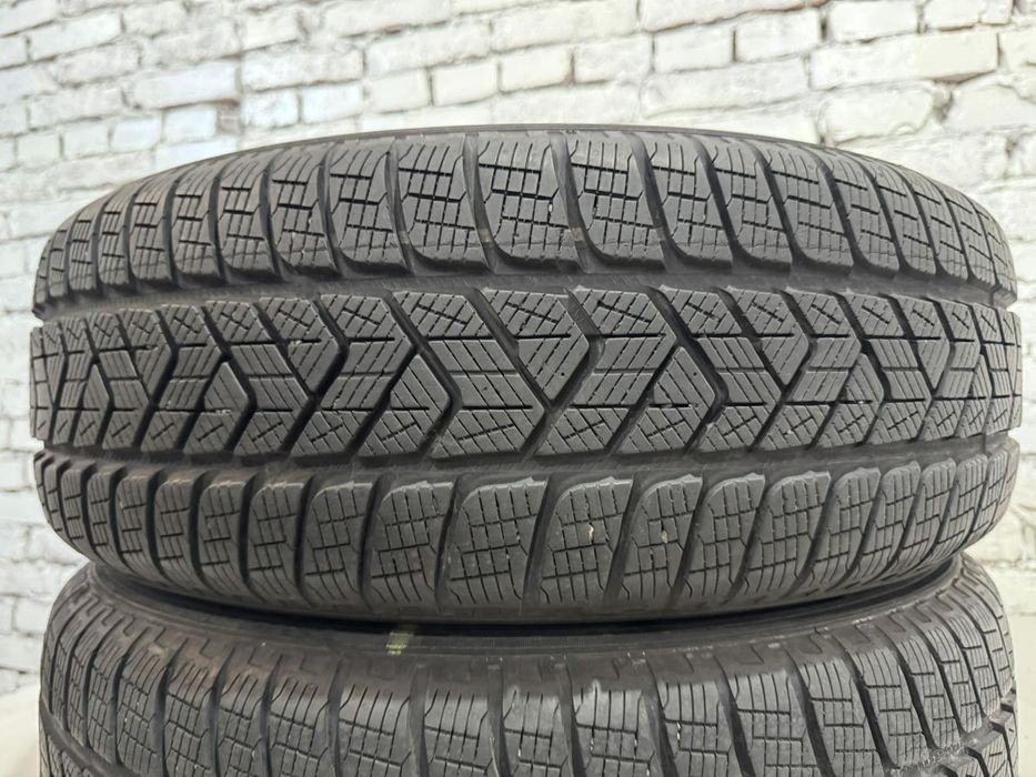 Зимові шини Pirelli 215/65 R17