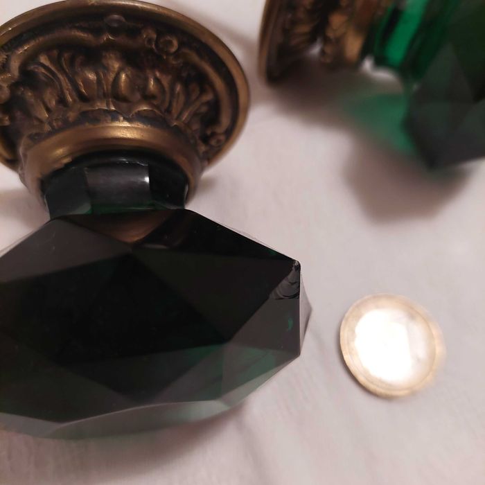 Dois puxadoresde porta vidro verde, usados