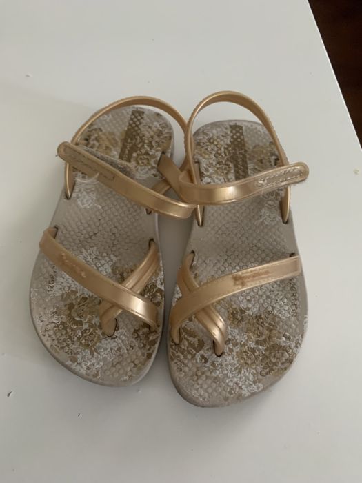 Sandalias de criança