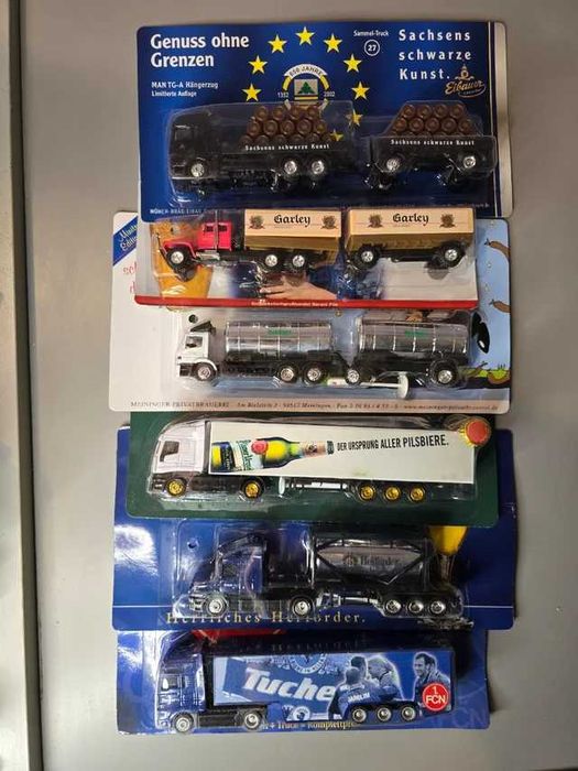25 Miniaturas de Camiões Publicitários