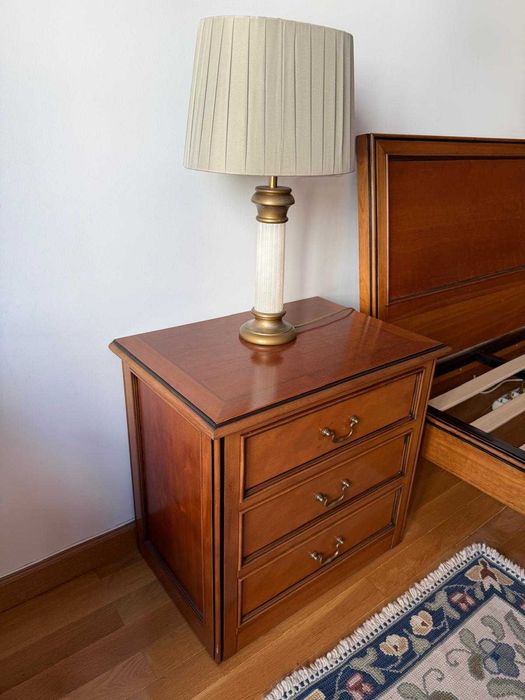 Mobília de quarto modelo "Sir" em cerejeira maciça da Interdeco