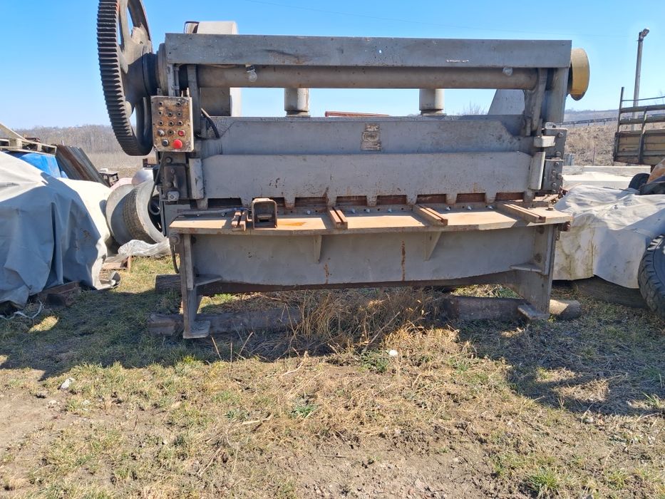 Ножниці по металі (гільотина) 6х2200см