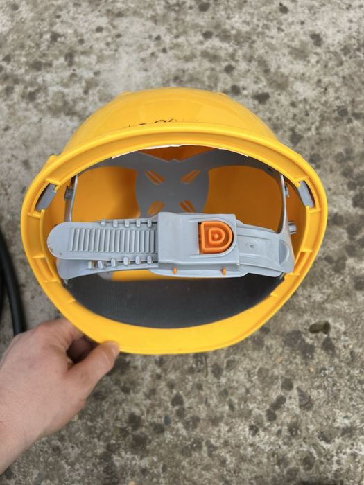 Каска шлем защитная стоительная