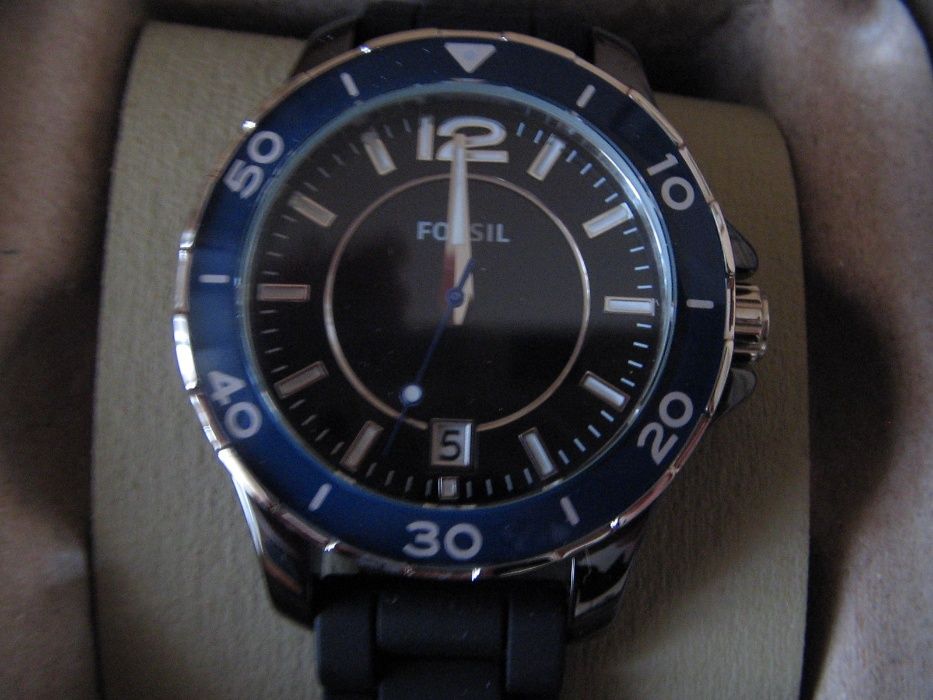 Relógio marca Fossil novo nunca usado 53% mais barato