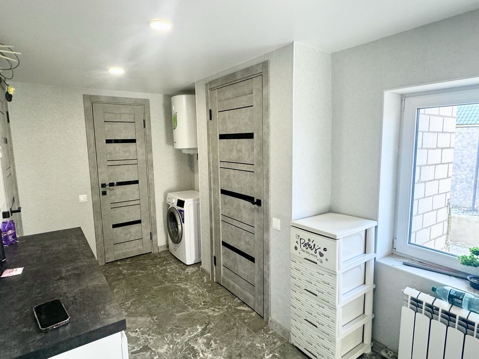 Продам будинок. Свій двір!!