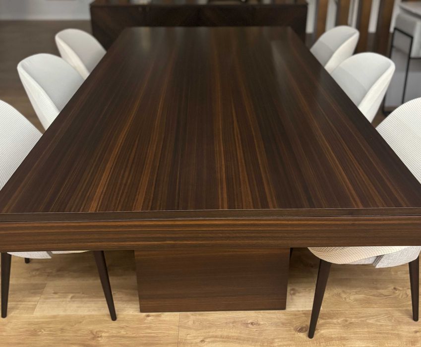 Mesa Isis Laskasas em excelente estado (extensível)