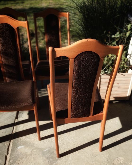 6 drewnianych krzeseł