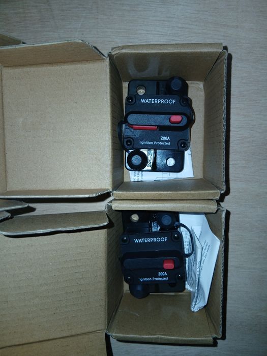 2x Disjuntores Rearmáveis 200A 12V/48V (Novos)
