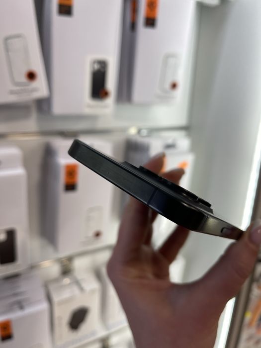 iPhone 15 Pro 256Gb black titanium - АКБ 100%, стан 4+