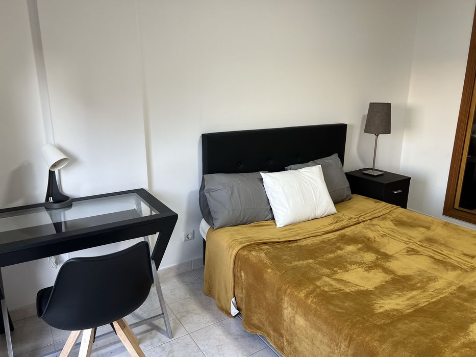 Quarto em Santarem (com Varanda)  400€