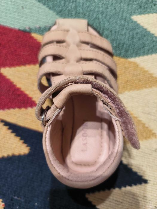 Sandałki dla dziewczynki r. 22