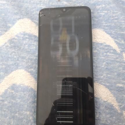 Роздит без пароли на запчасті включаєтся роботаєт дисплей розбит