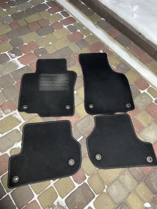 Продам ,коврики лето Шкода