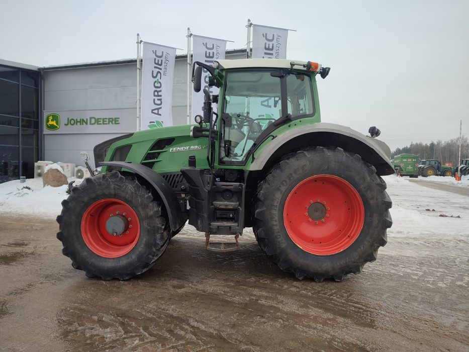 Fendt 828  Ciągnik Fendt 828, rok 2011