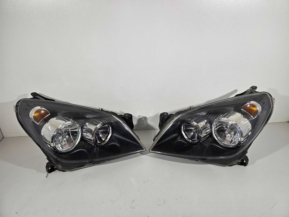 Opel Astra H Lampy Przód Przednie Zwykłe Komplet Lewa + Prawa Europa