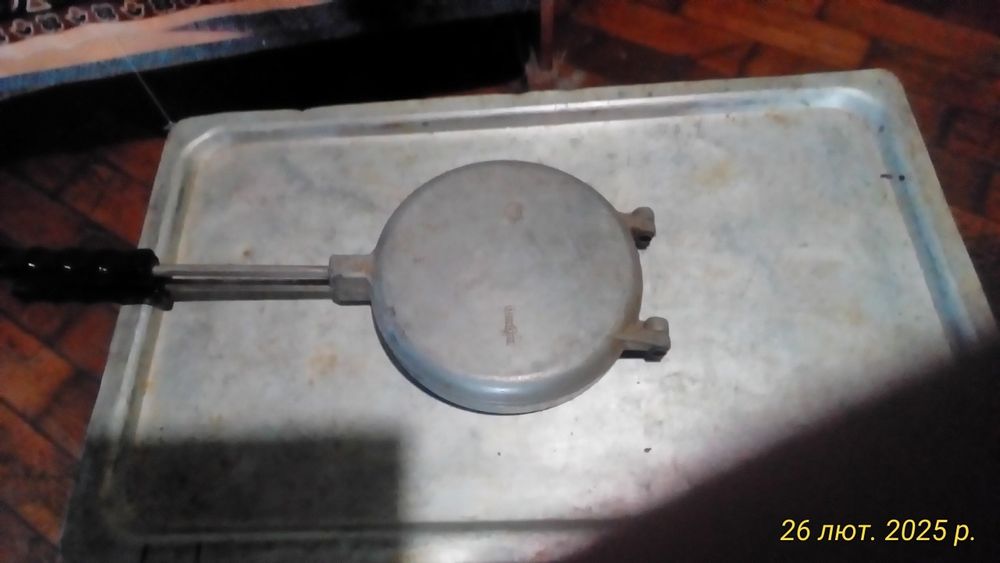 Вафельниця та інші форми