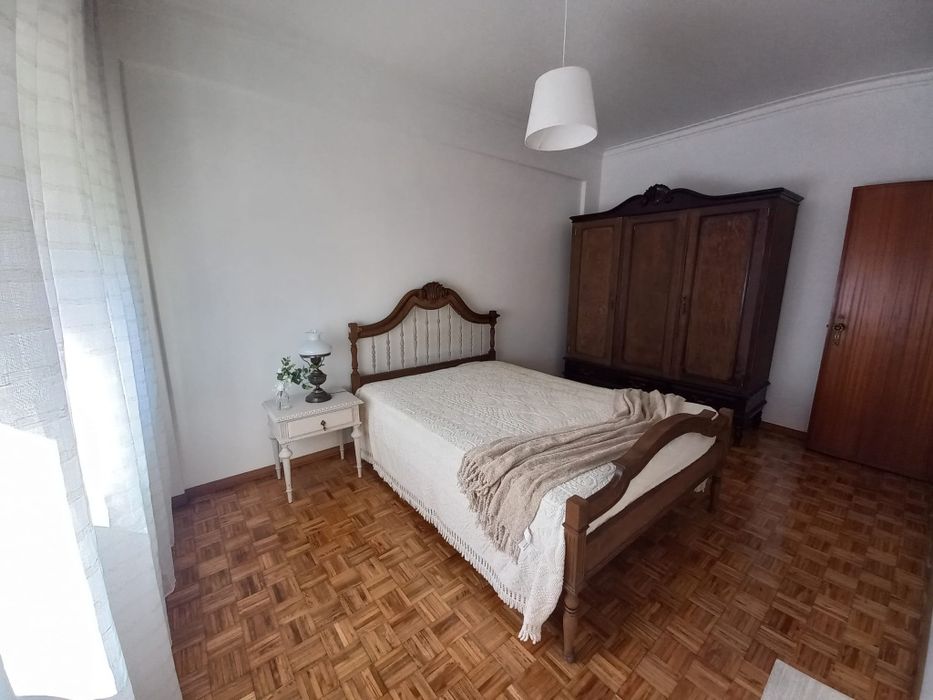 Quartos individuais, apart renovado e mobilado em Massamá.