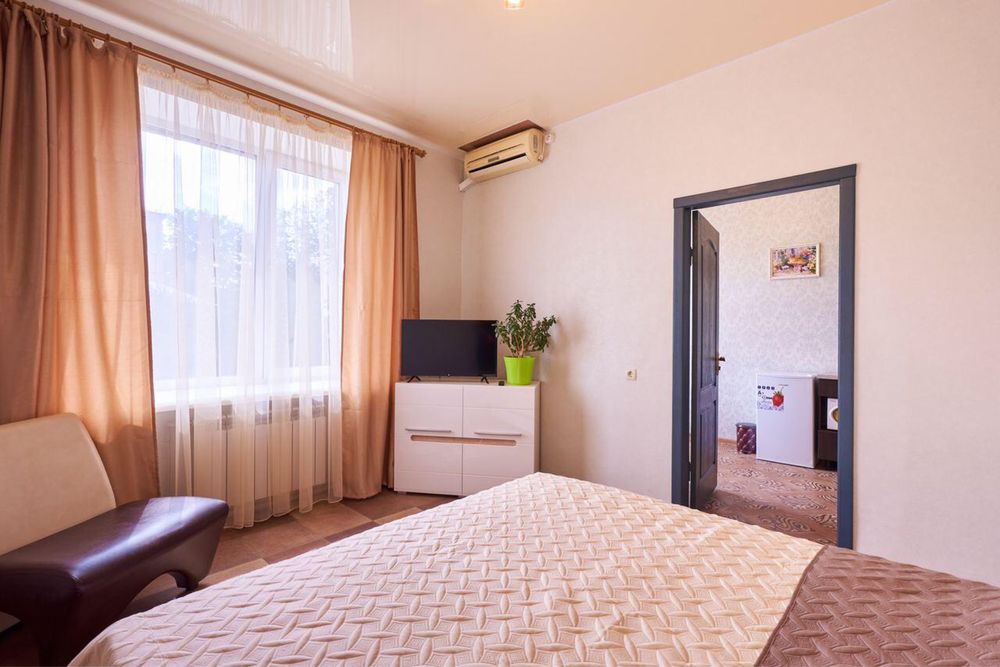 Хостел PERRON м. Південний вокзал, койко-місця та окремі кімнати люкс