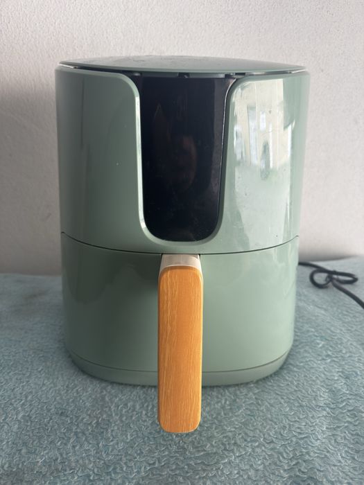 Air fryer semi nova