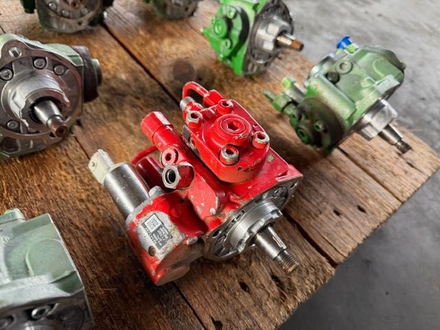 Pompa wtryskowa DENSO  John Deere komplet paleta