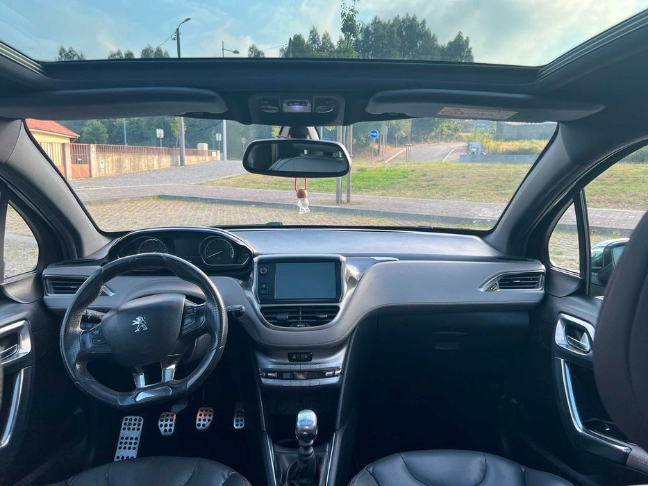 PEUGEOT 208  Full Extras