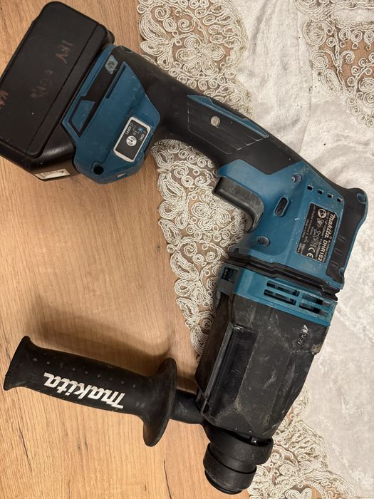 Młotowiertarka DHR182 bateria 6ah