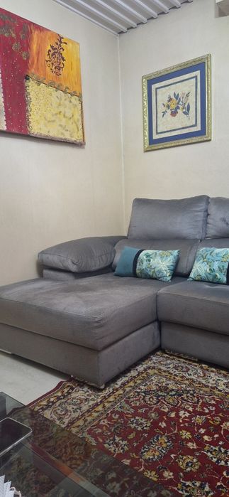 Sofá cinza com chaise longue