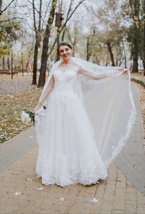 Весільна сукня вишита бісером