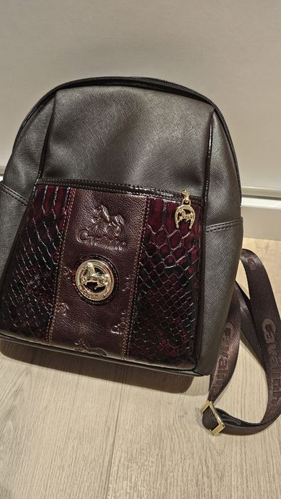 Mochila castanha cavalinho