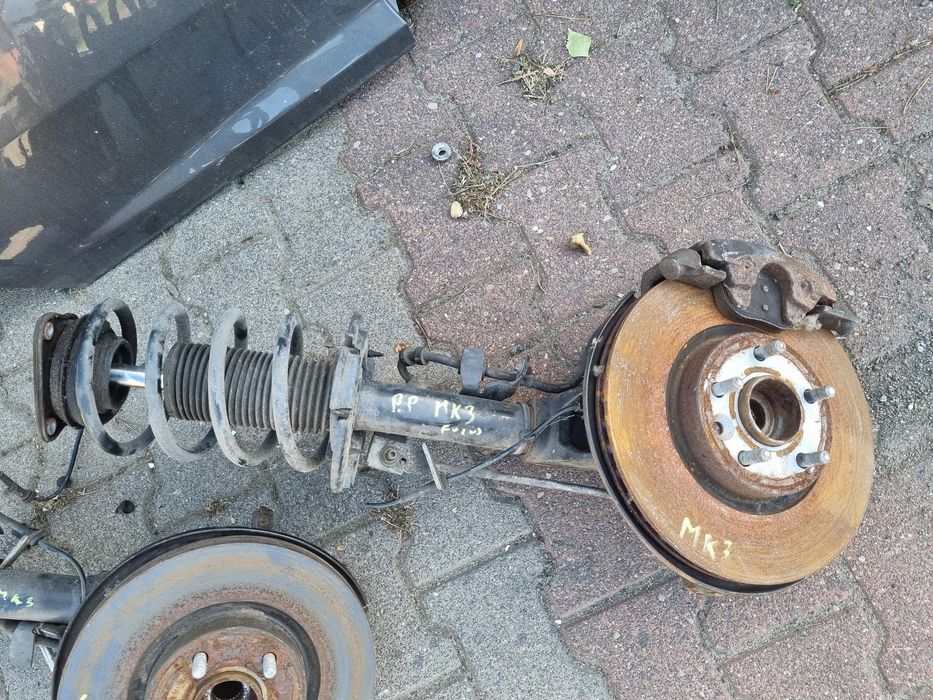 Mcperson amortyzator sprężyna prawy przód ford focus mk3 15 Eb