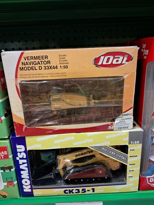 Maquinas miniaturas em metal da Joal