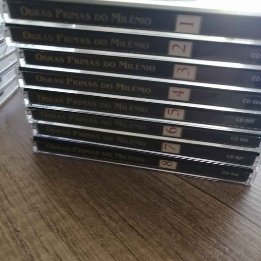 Várias coleções de musica em CDS o valor é para tudo