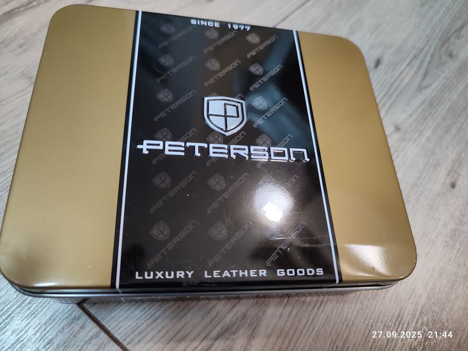 Skórzany portfel damski Peterson