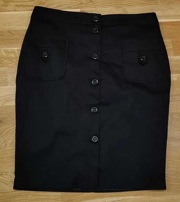 czarna spódnica damska z guzikami rozmiar 40/42 L/XL